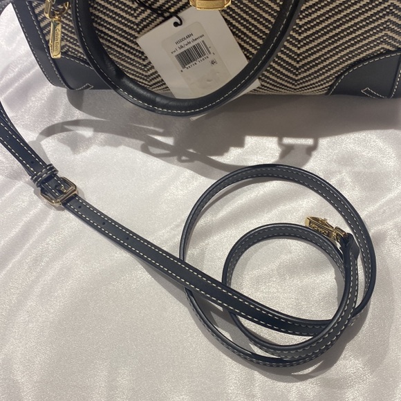 Calvin Klein black white chevron handbag NWT - Picture 9 of 11